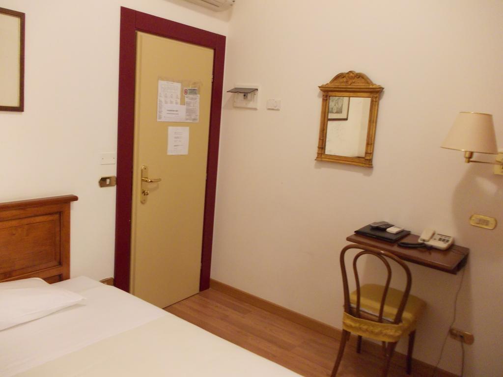 Hotel Al Castello فيرونا المظهر الخارجي الصورة