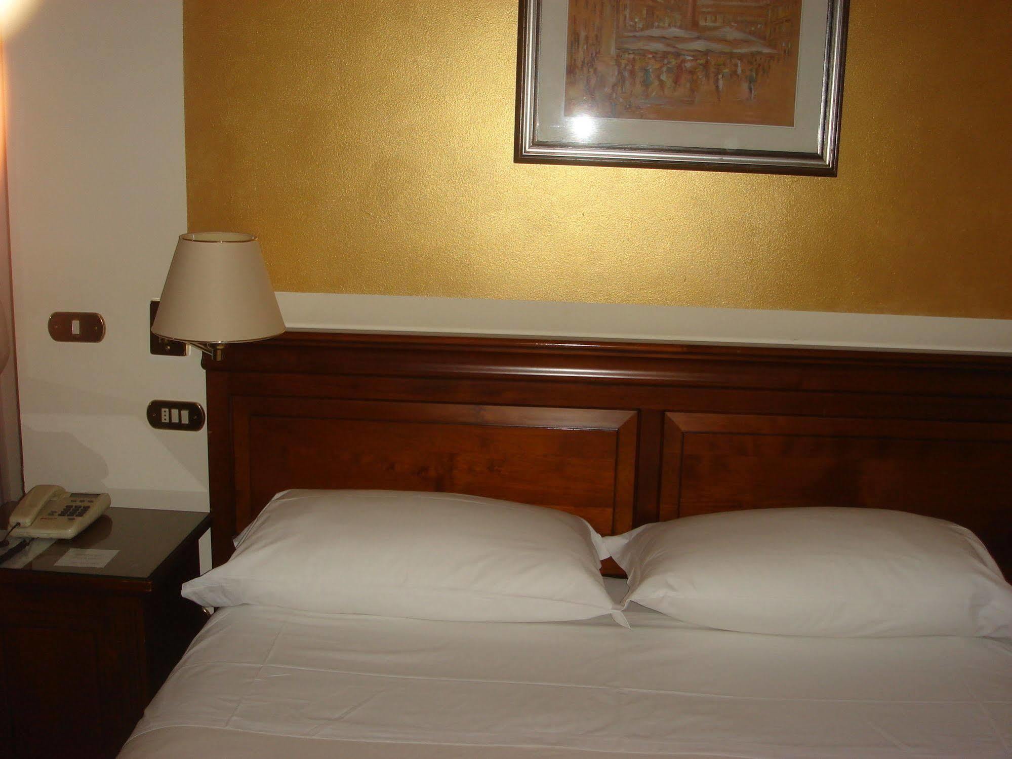 Hotel Al Castello فيرونا المظهر الخارجي الصورة